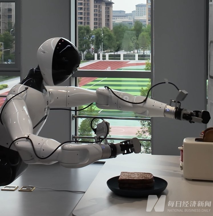 活力中国调研行|直击雄安“机器人训练工厂”:5000万小时需求撞上8万条储备,“数据荒”下雄安正在紧急“补课”